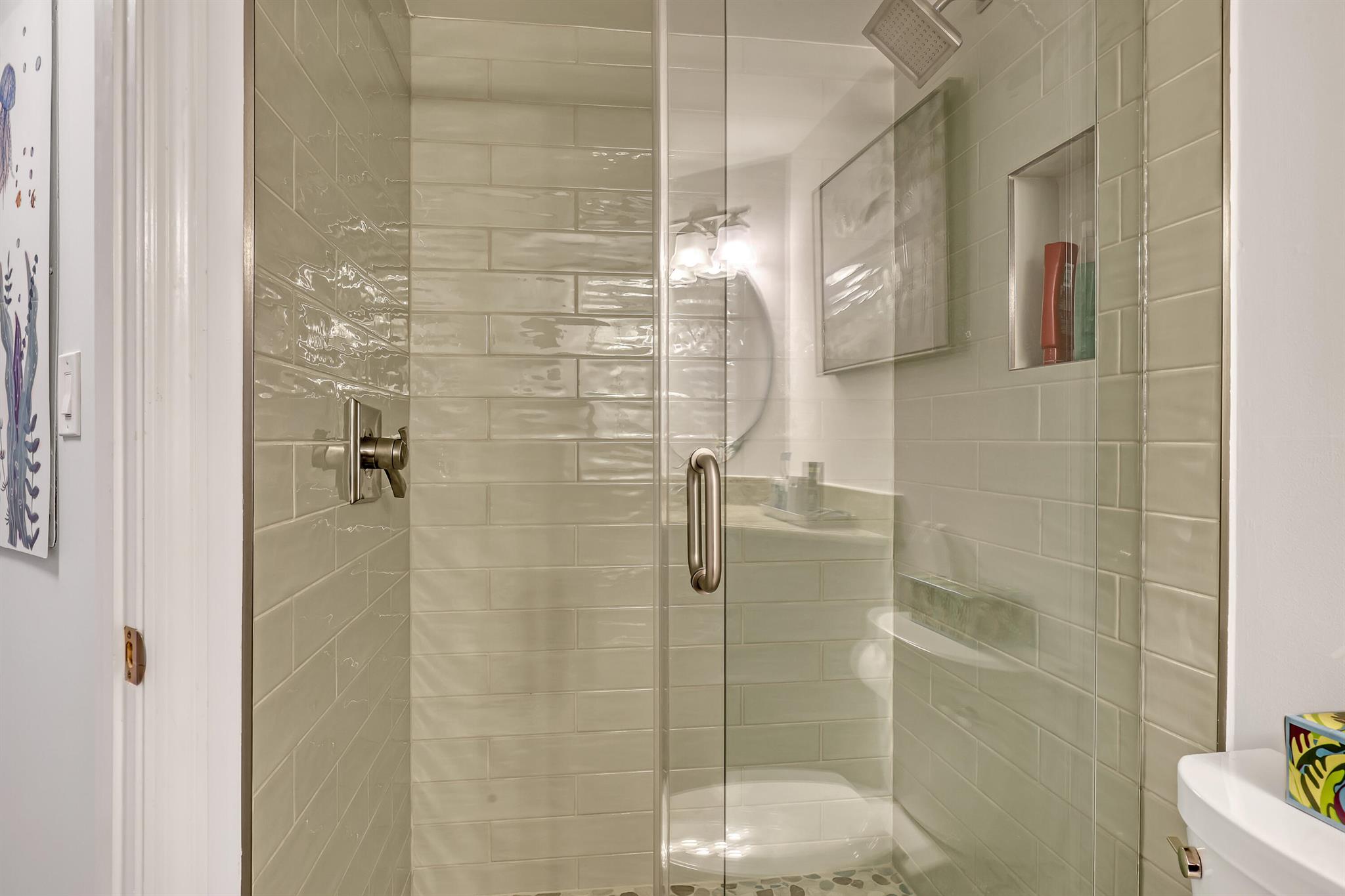 ISLANDIA I CONDOMINIUM - Residential Lease