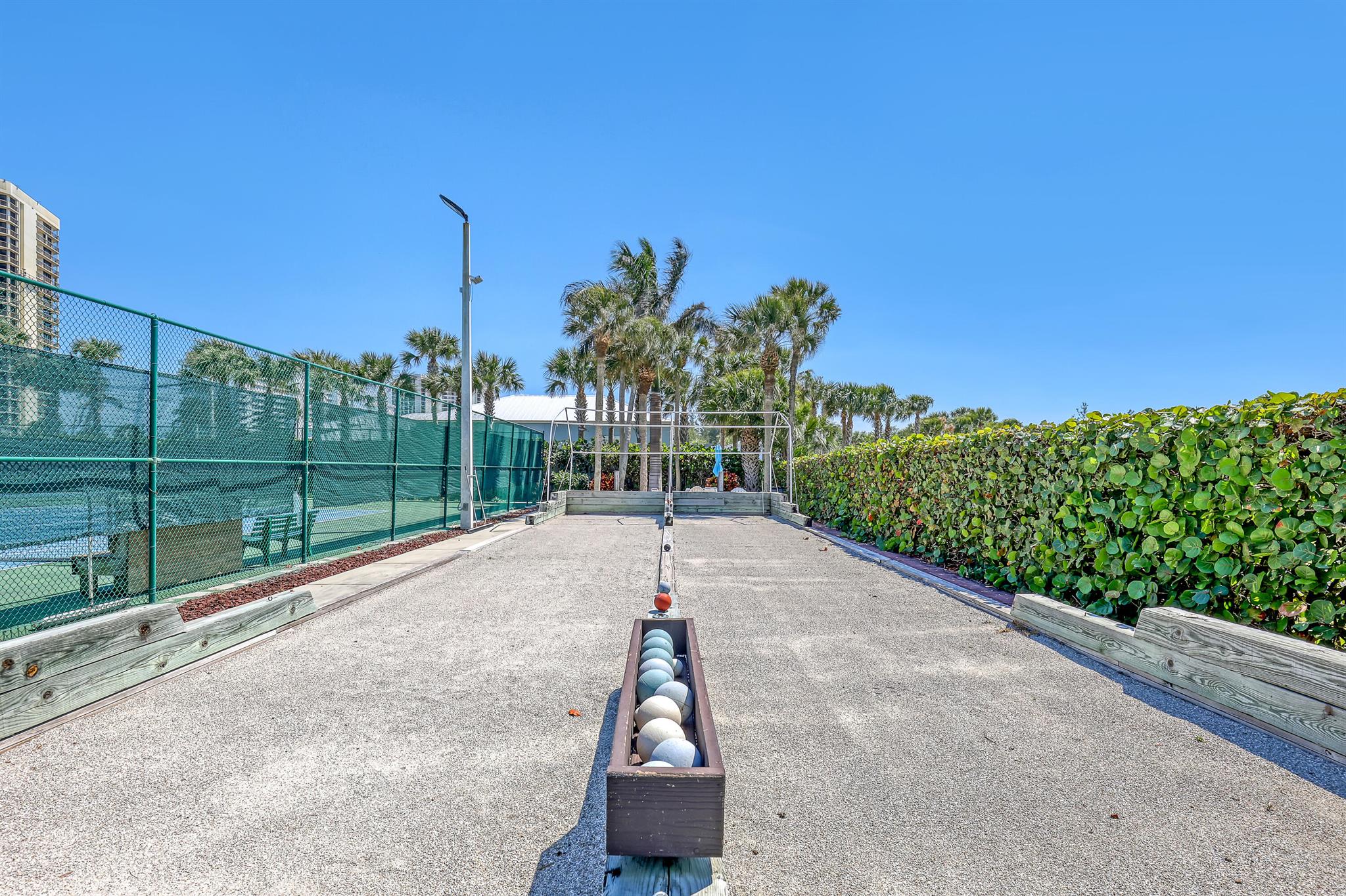 ISLANDIA I CONDOMINIUM - Residential Lease