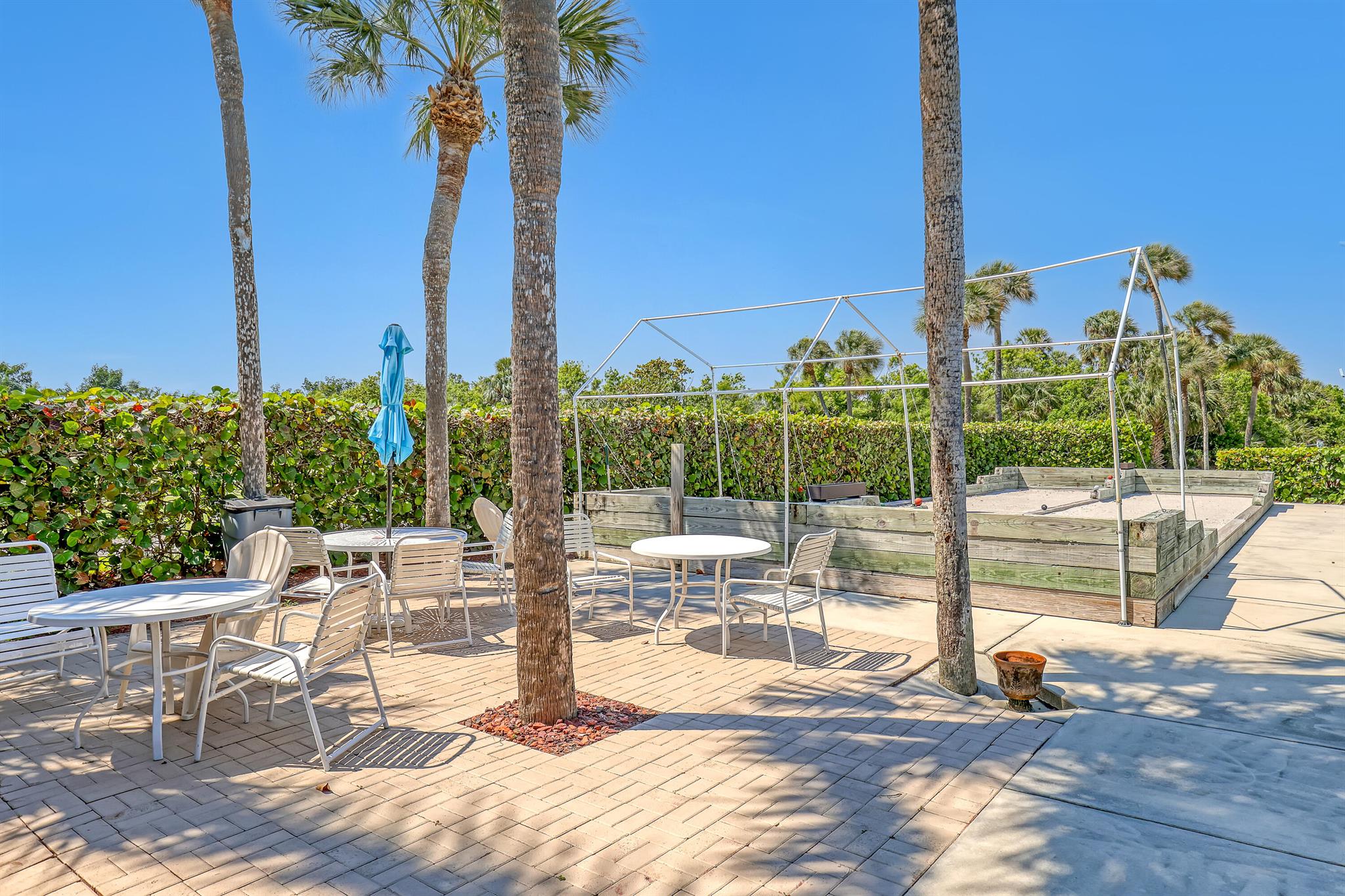 ISLANDIA I CONDOMINIUM - Residential Lease