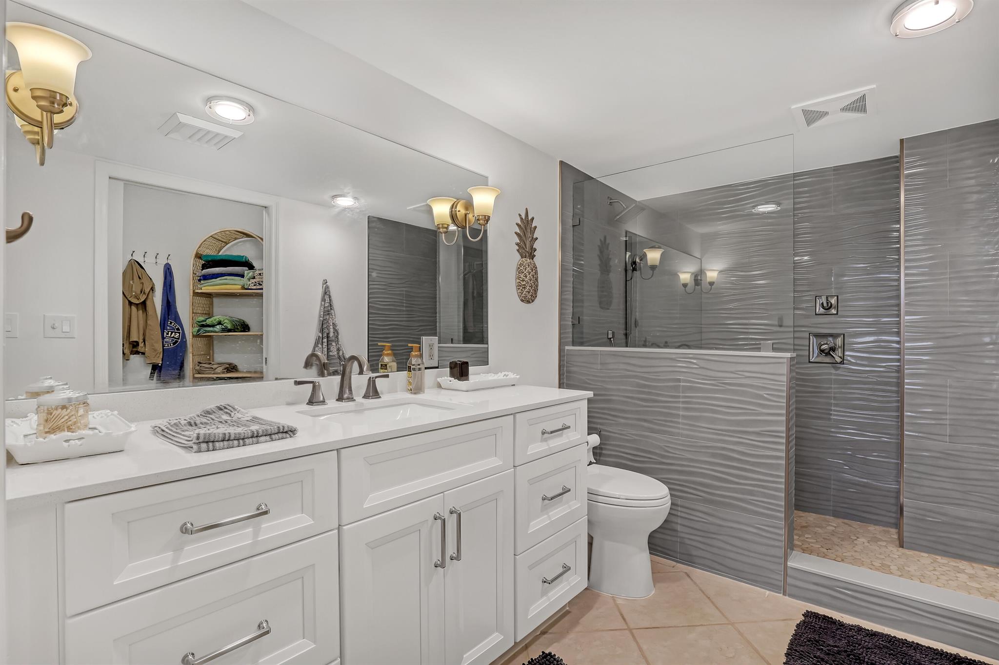 ISLANDIA I CONDOMINIUM - Residential Lease