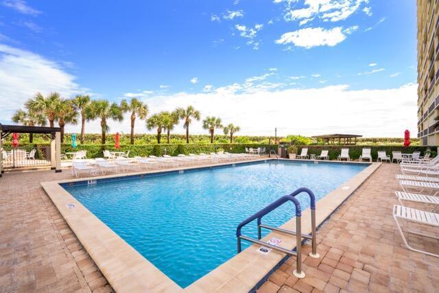 ISLANDIA I CONDOMINIUM - Residential Lease