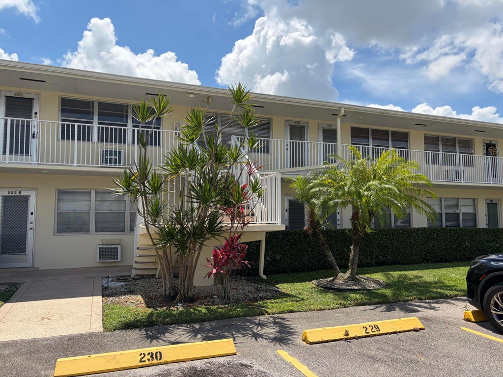Photo of 220 Berkshire K #220, West Palm Beach, FL 33417 (MLS # B26033849)