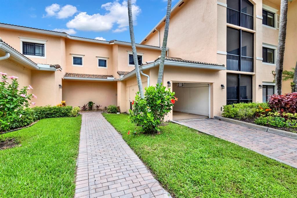 Photo of 2917 Tuscany Court #104, Palm Beach Gardens, FL 33410 (MLS # R10897848)