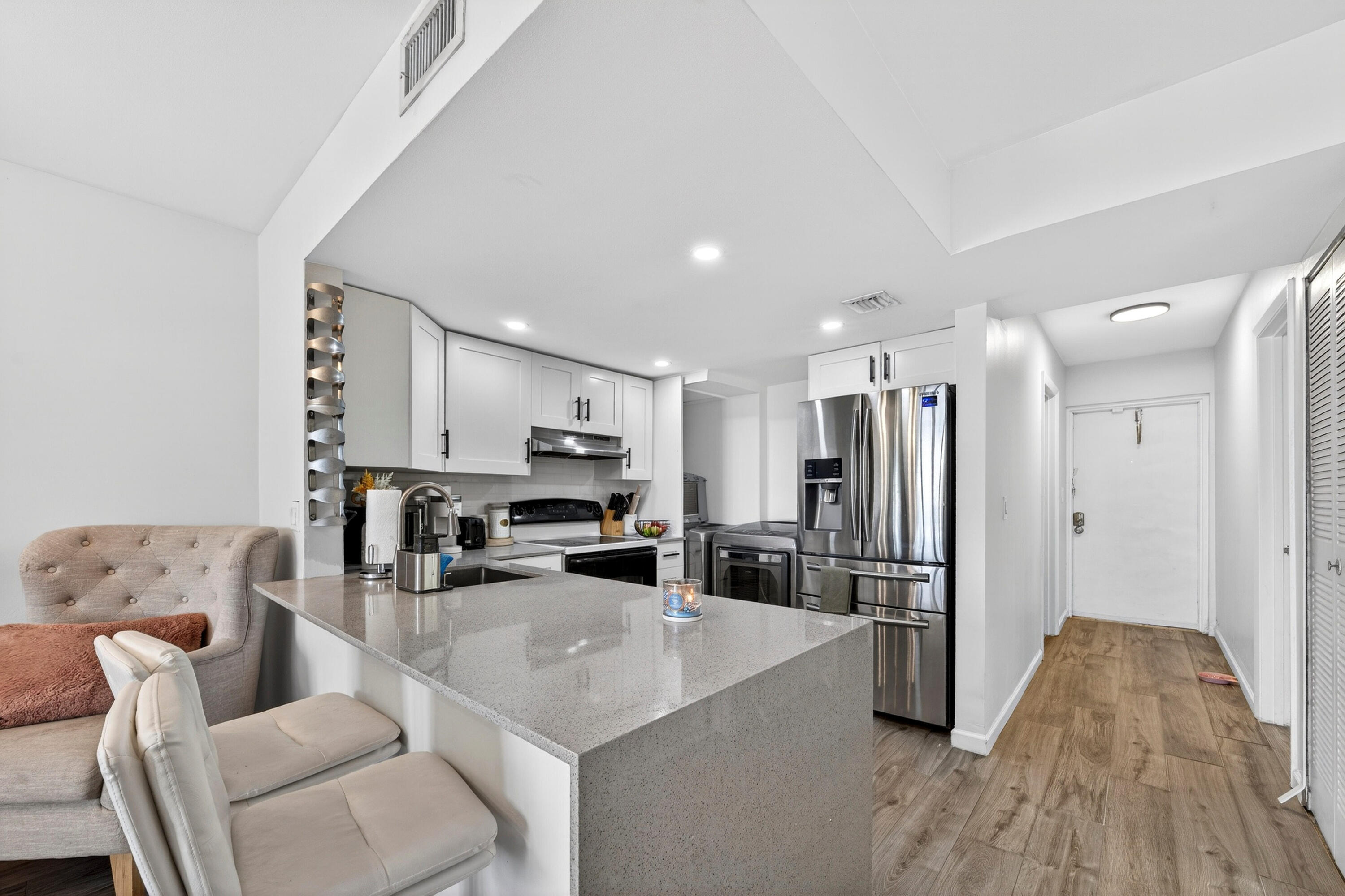 3223 Riverside Drive C-406