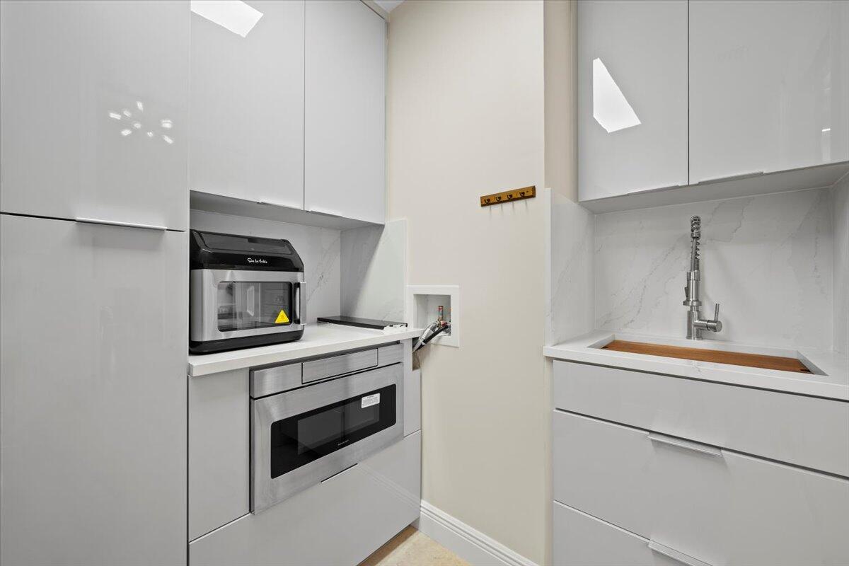 ONE CITY PLAZA CONDO - Residential Lease