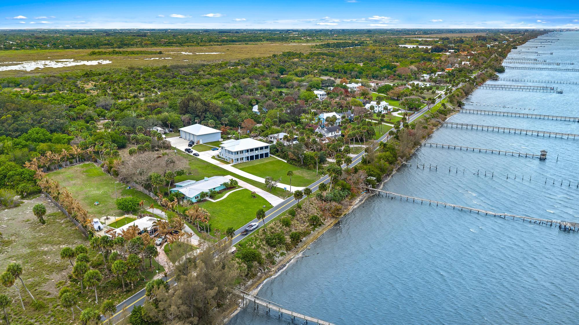 Beautiful Indian River - Residential