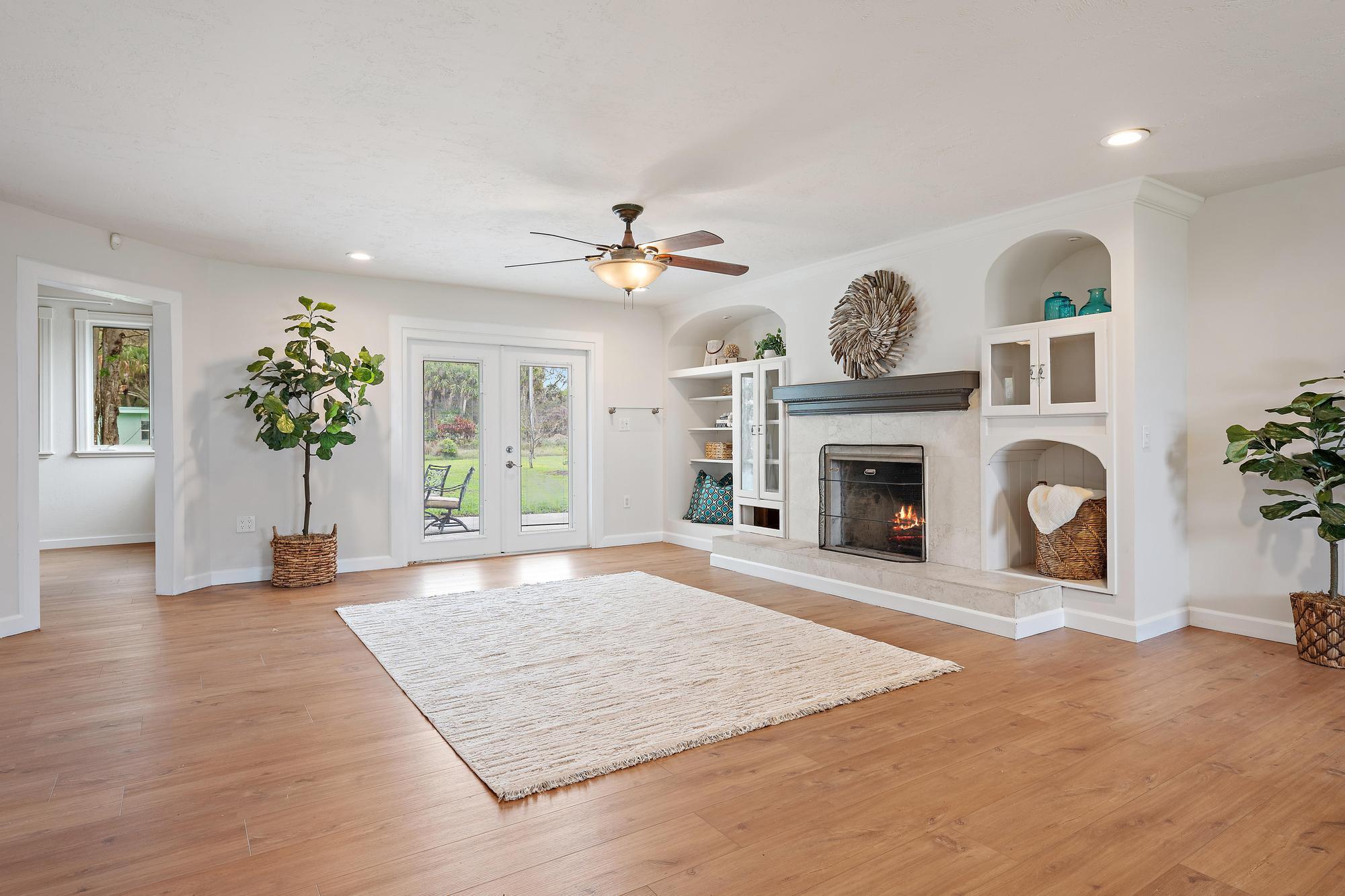 Beautiful Indian River - Residential