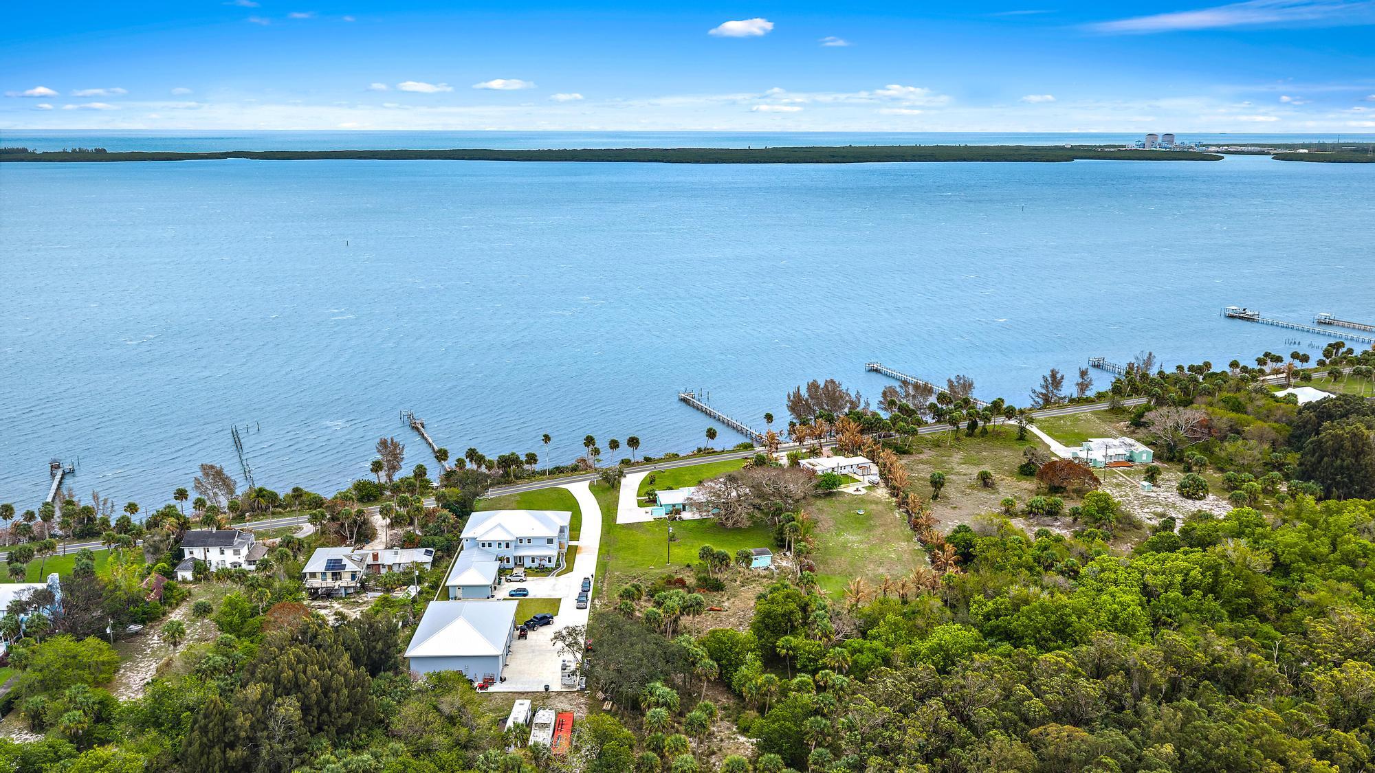 Beautiful Indian River - Residential