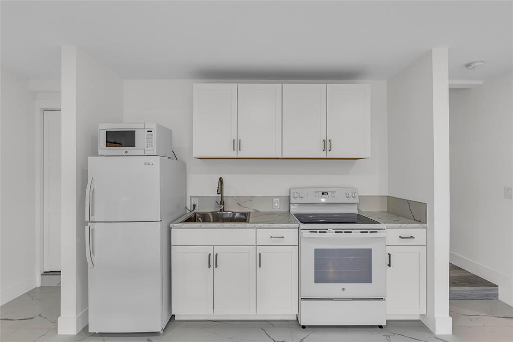 616 3rd Key Drive