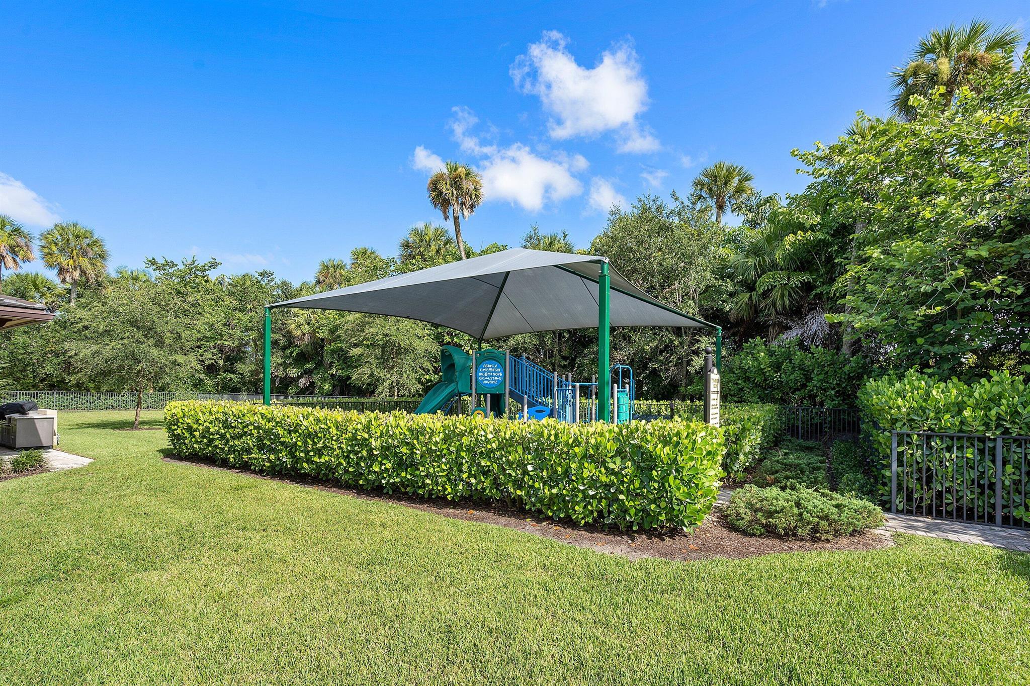PALM MEADOWS ESTATES - Residential
