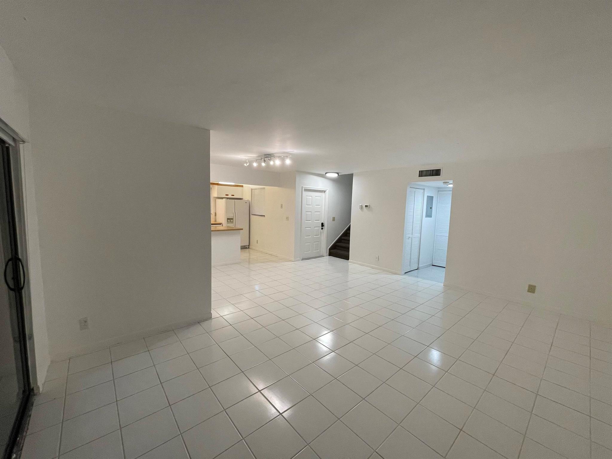 CENTURA PARC - Residential Lease