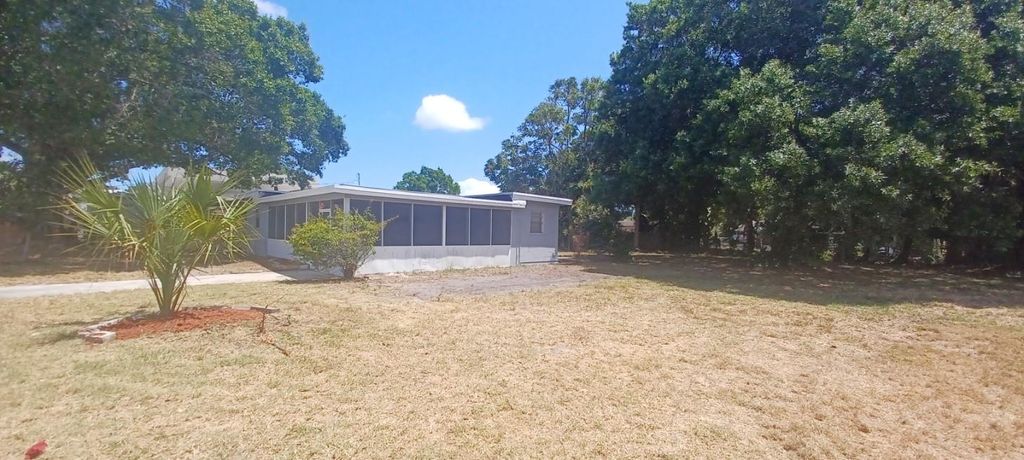 Photo of 1810 S 32nd Street, Fort Pierce, FL 34947 (MLS # F10528850)