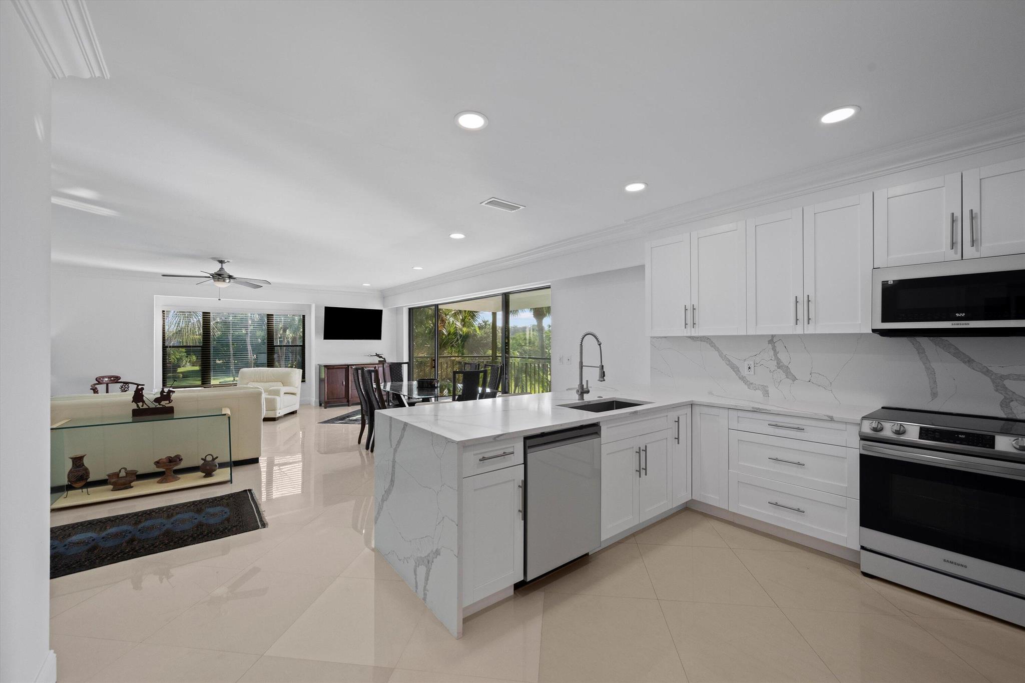 13321 Polo Club Road C203, Wellington, FL, 33414/$950,000 3 13321 Polo Club Road C203