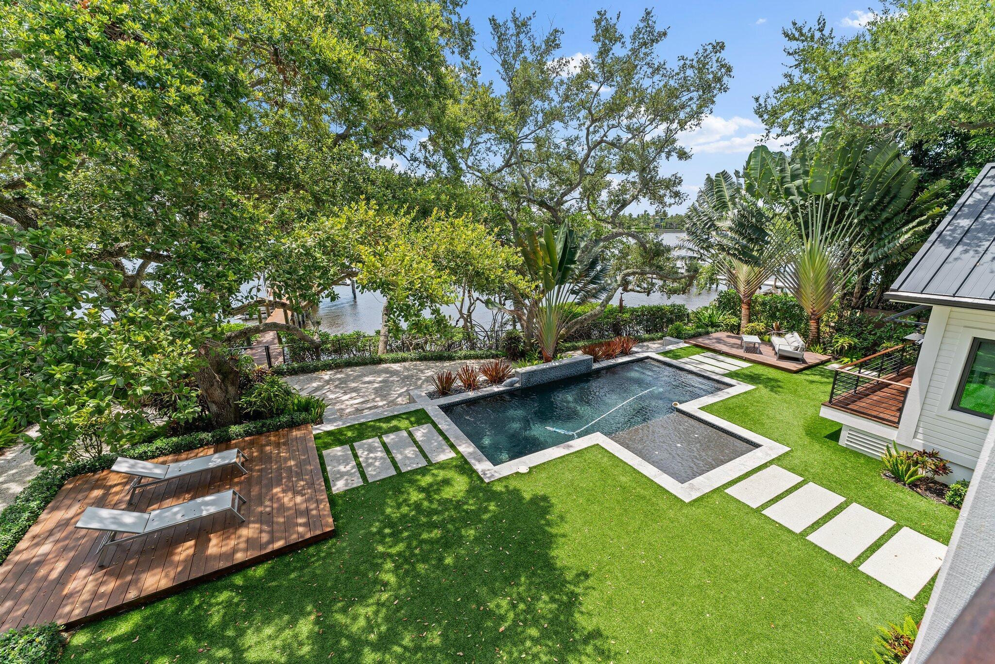 PENNOCK POINT - Residential