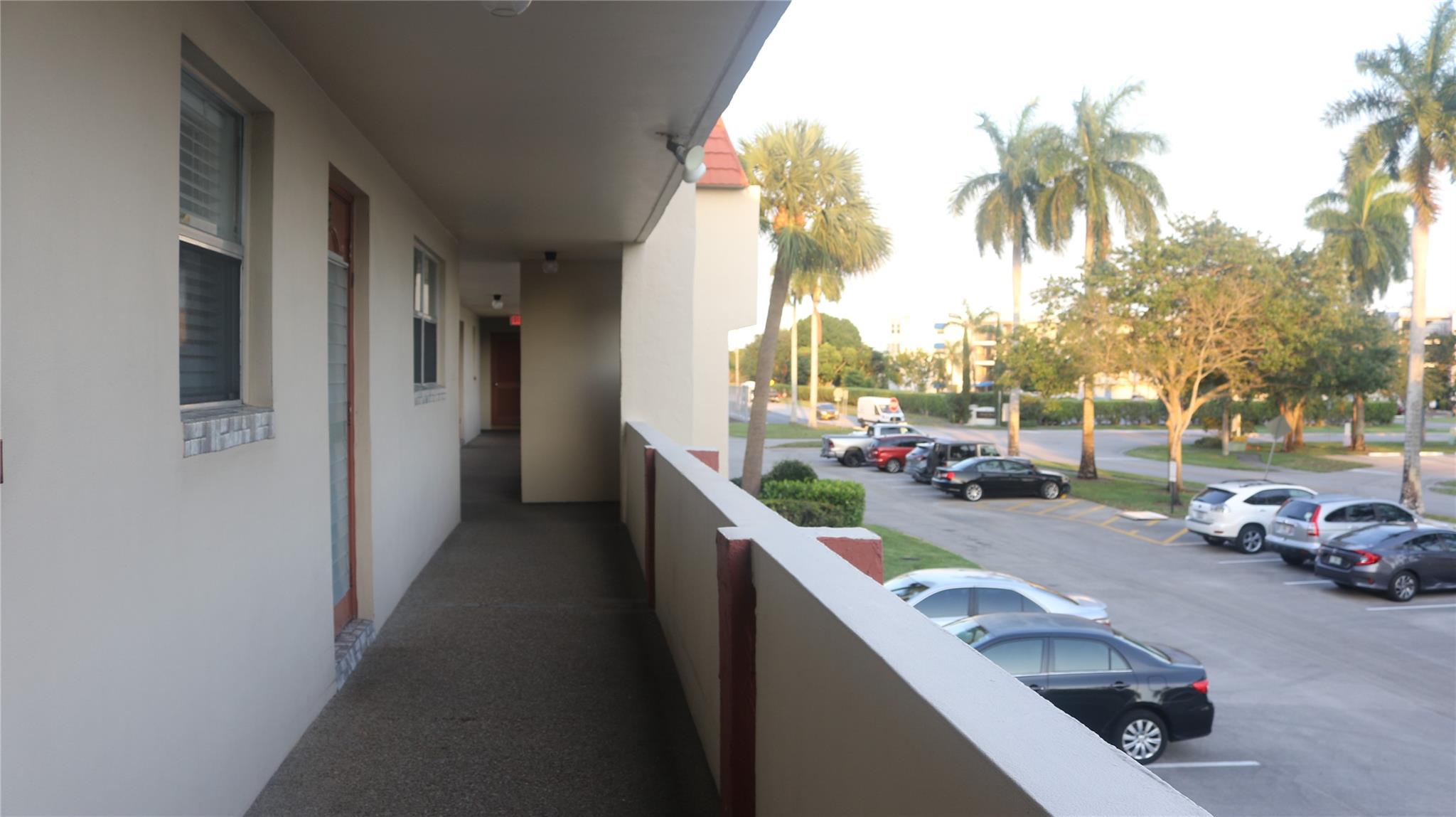 7891 Sunrise Lakes Dr 203, Sunrise, FL, 33322/$149,000 1 7891 Sunrise Lakes Dr 203