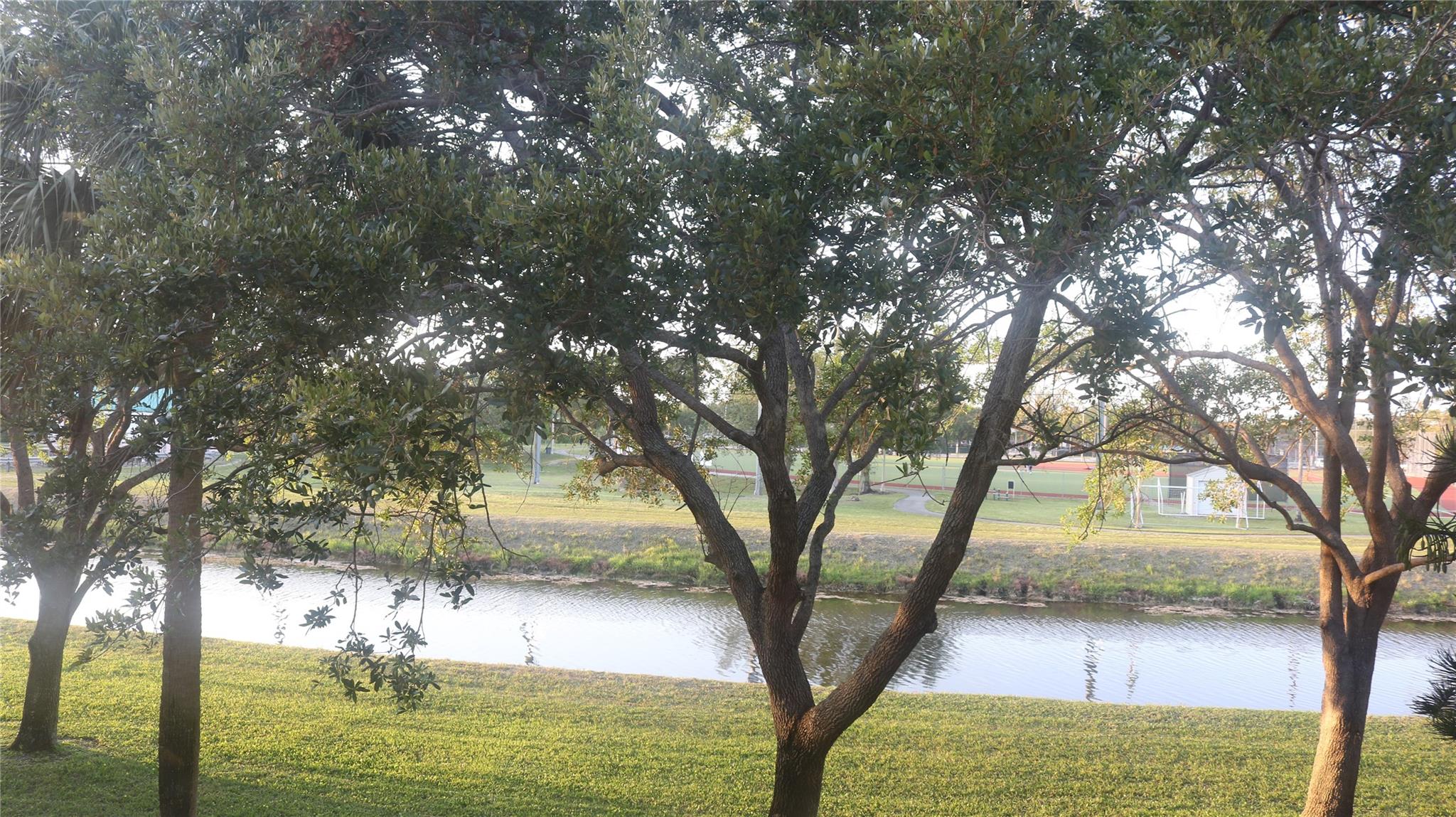 SUNRISE LAKES - Residential