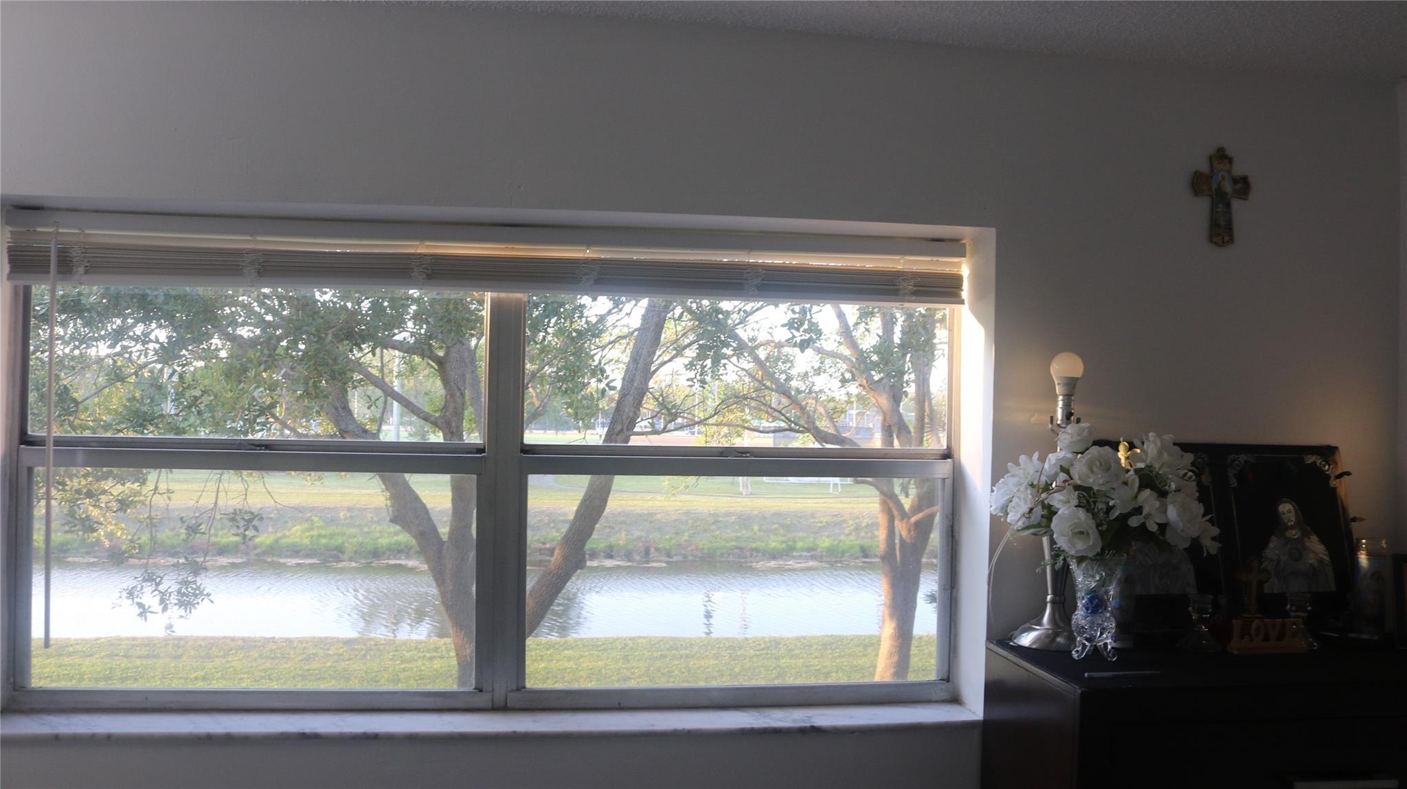 SUNRISE LAKES - Residential