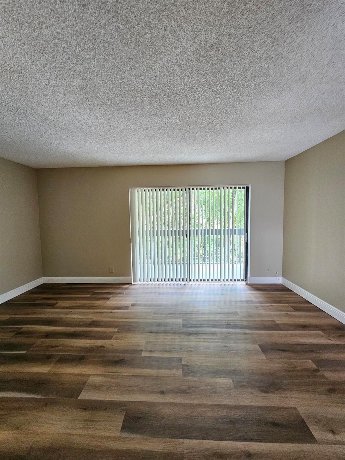 PRESIDENTIAL GOLFVIEW CON - Residential Lease