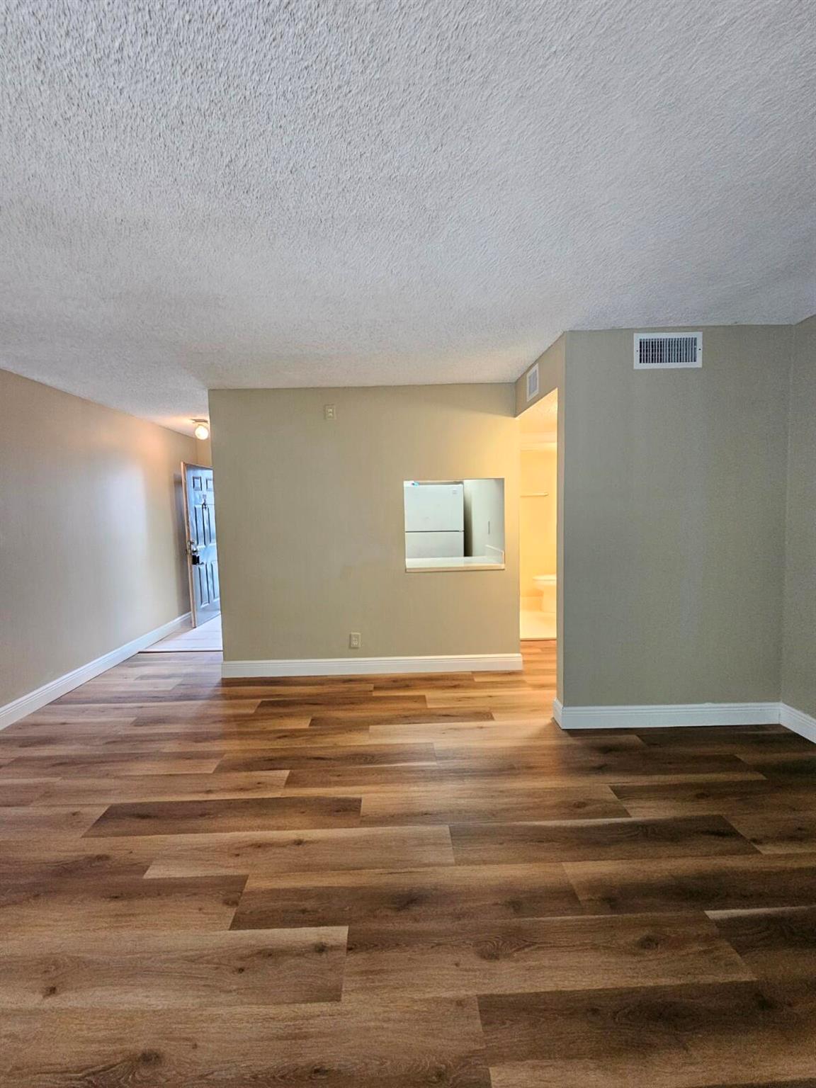 PRESIDENTIAL GOLFVIEW CON - Residential Lease