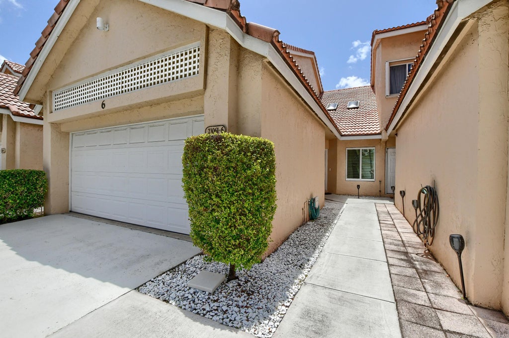 Photo of 23061 Aqua View #6, Boca Raton, FL 33433 (MLS # B26074268)