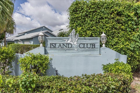 Tiny photo for 3801 Island Club Circle E, Lake Worth, FL 33462 (MLS # B26037224)