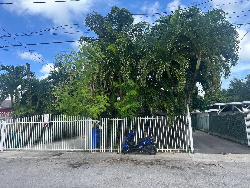 Buena Vista Drive - Residential Income