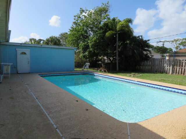 PORT ST LUCIE SECTION 27 - Residential Lease
