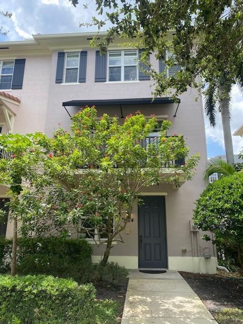 Photo of 164 Greenwich Cir, Jupiter, FL 33458 (MLS # F10457689)