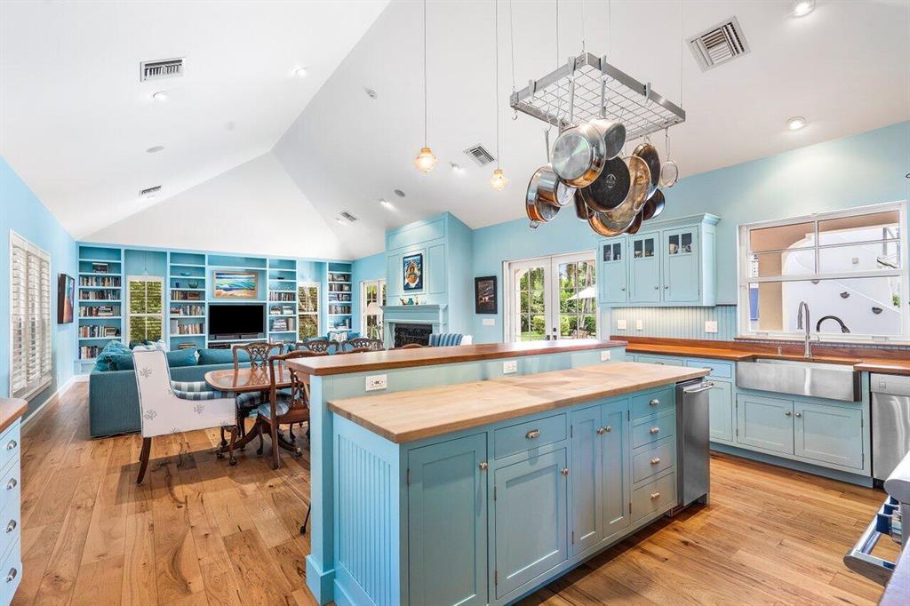 BAY HARBOR IN - Residential