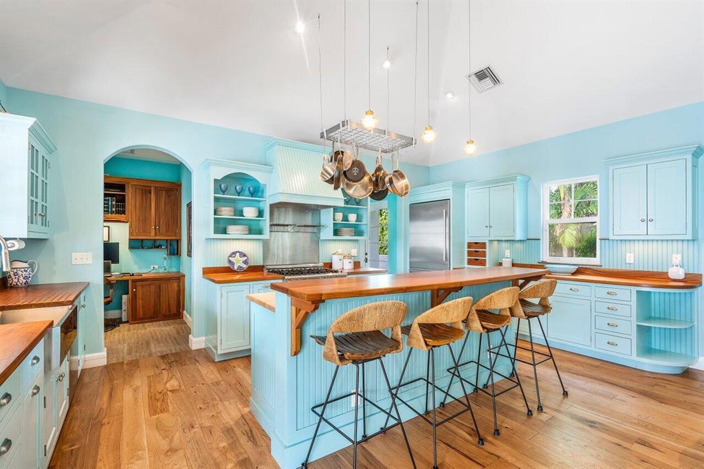 BAY HARBOR IN - Residential