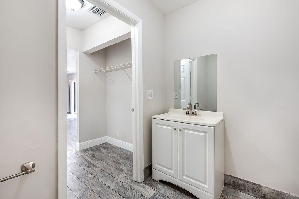 WOODSTOCK TWNHS - Residential Lease