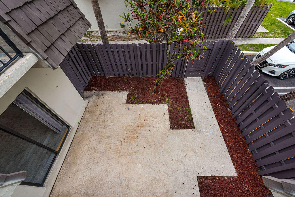 WOODSTOCK TWNHS - Residential Lease