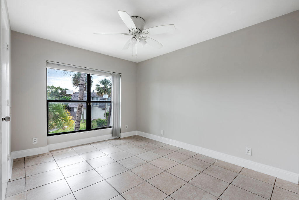 WOODSTOCK TWNHS - Residential Lease