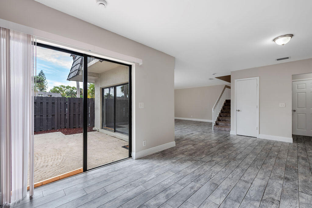 WOODSTOCK TWNHS - Residential Lease