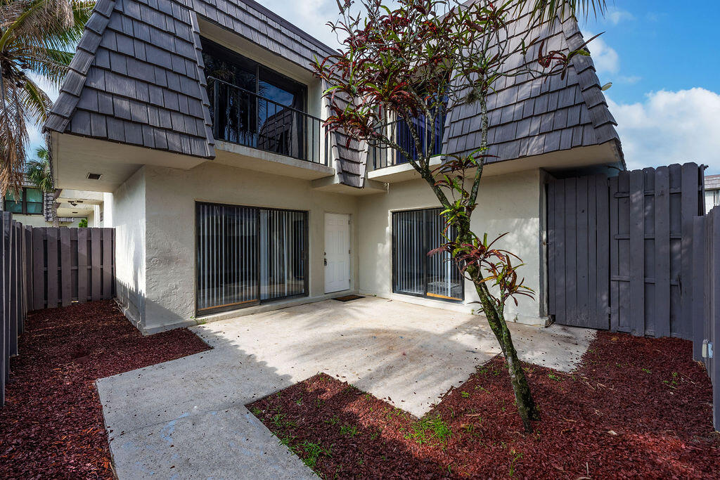 WOODSTOCK TWNHS - Residential Lease