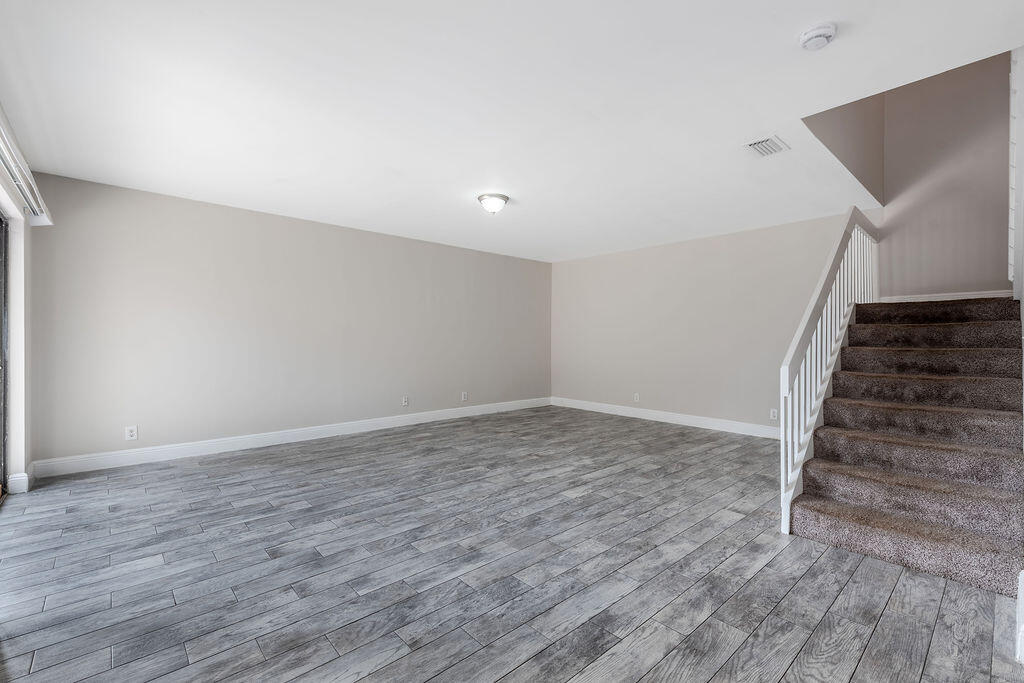 WOODSTOCK TWNHS - Residential Lease