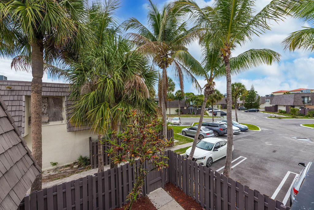 WOODSTOCK TWNHS - Residential Lease