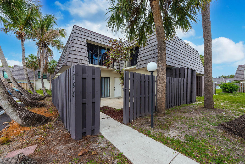 WOODSTOCK TWNHS - Residential Lease