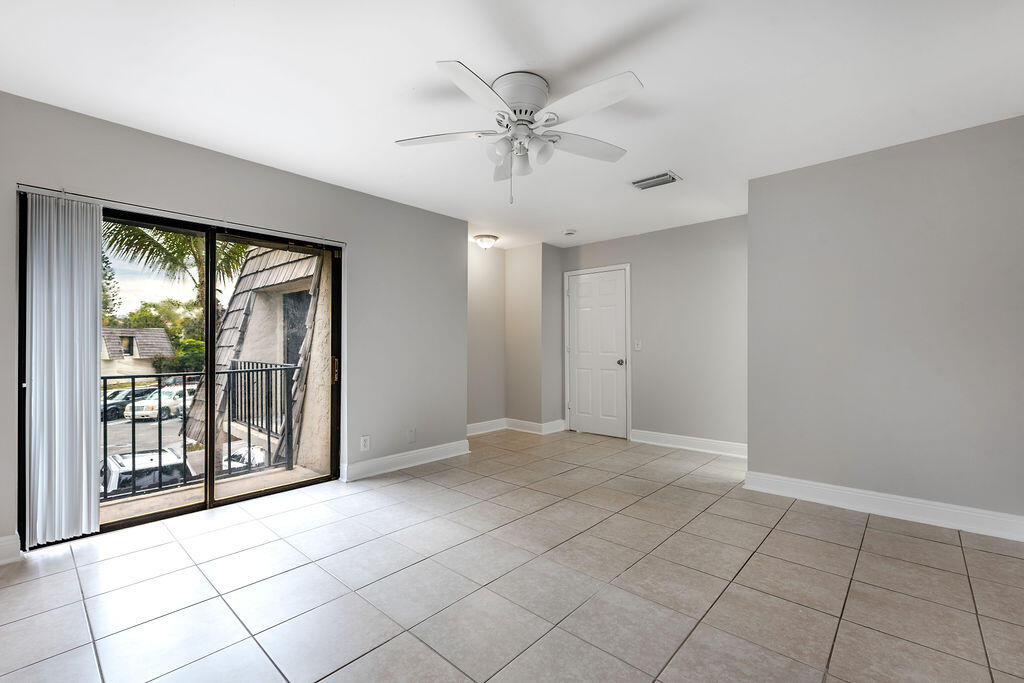 WOODSTOCK TWNHS - Residential Lease