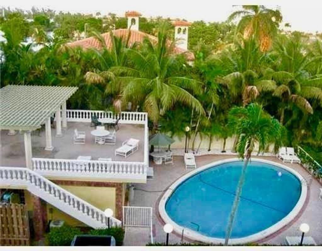 Photo of 2420 SE 17th Street SE #408c, Fort Lauderdale, FL 33316 (MLS # B26023631)