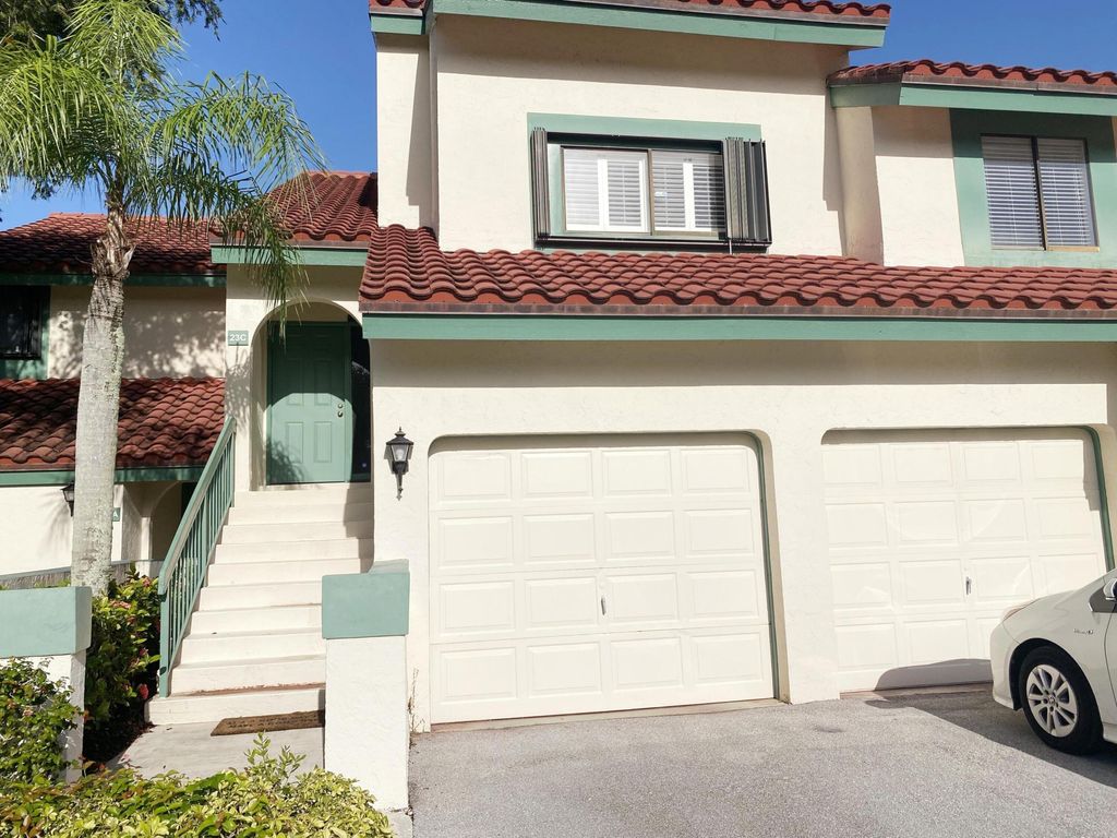 Photo of 23 Lexington Lane W #C, Palm Beach Gardens, FL 33418 (MLS # R10930602)