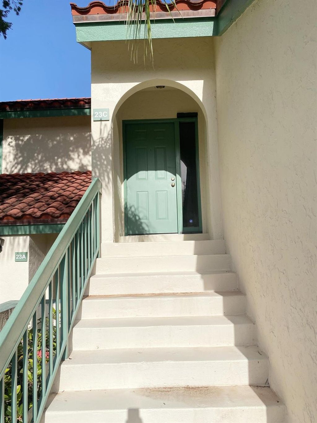 Photo of 23 Lexington Lane W #C, Palm Beach Gardens, FL 33418 (MLS # R10930602)