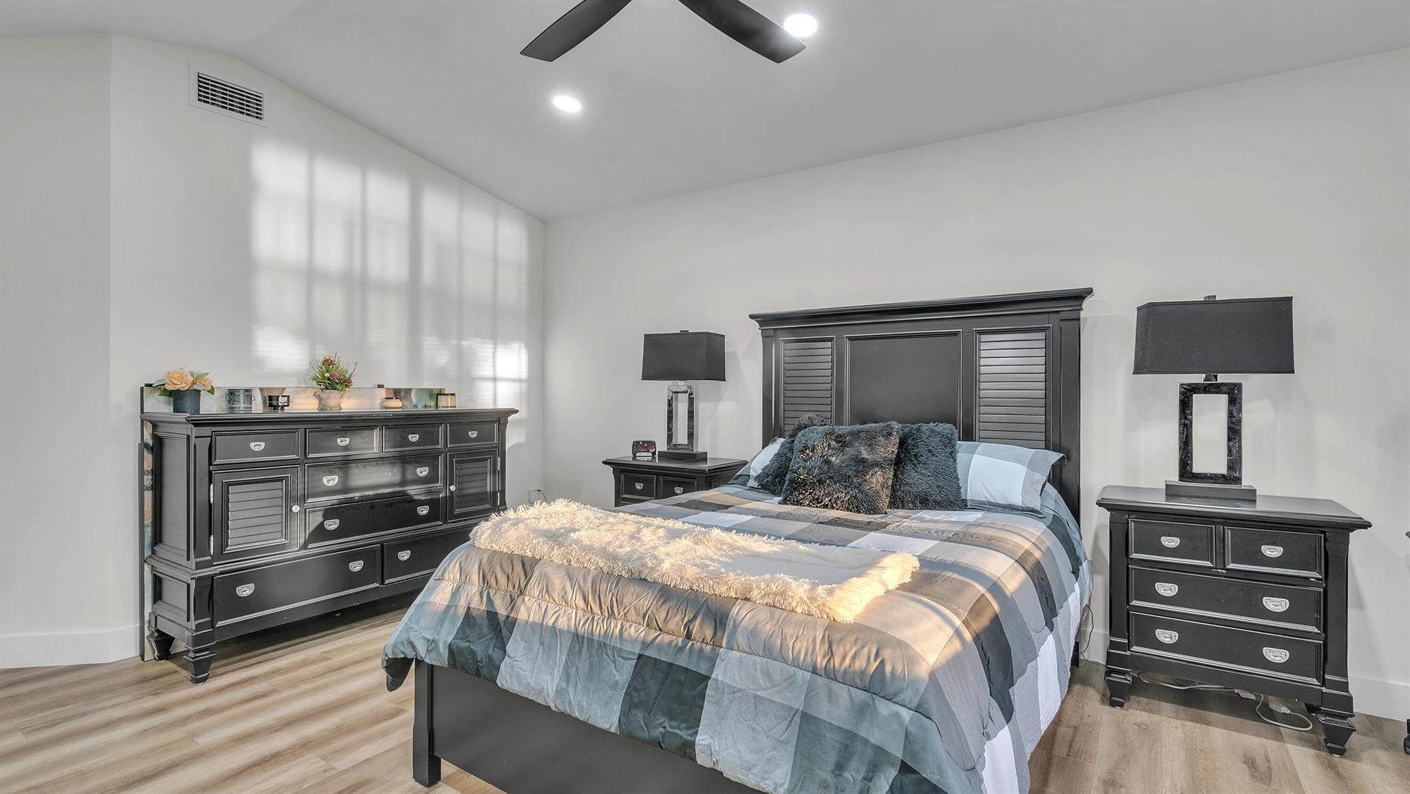 SANDCASTLE COVE - Residential