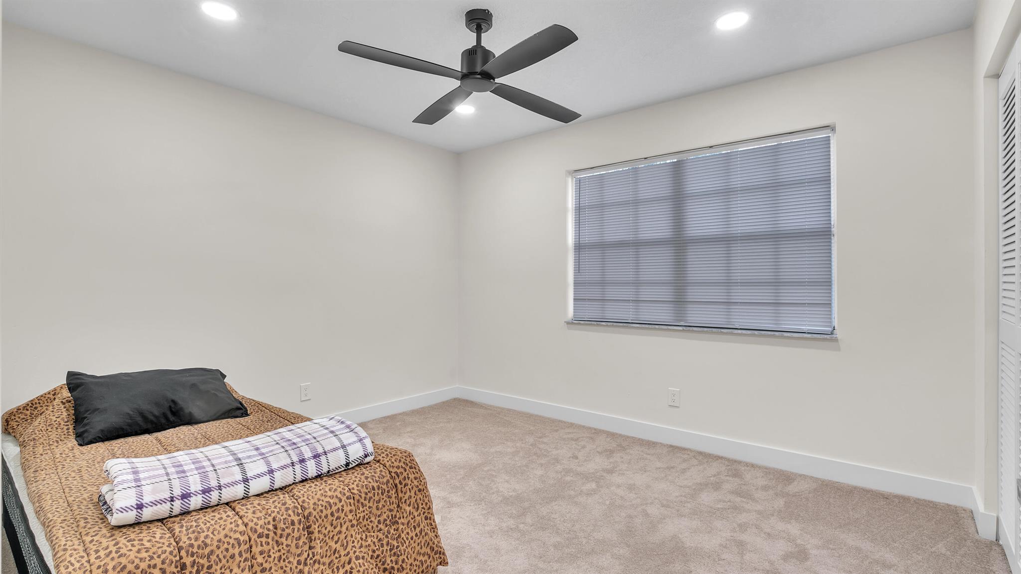 SANDCASTLE COVE - Residential