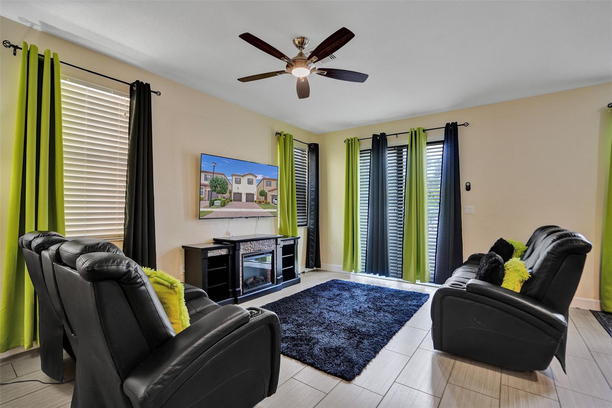 Central Parc South 182-173 - Residential