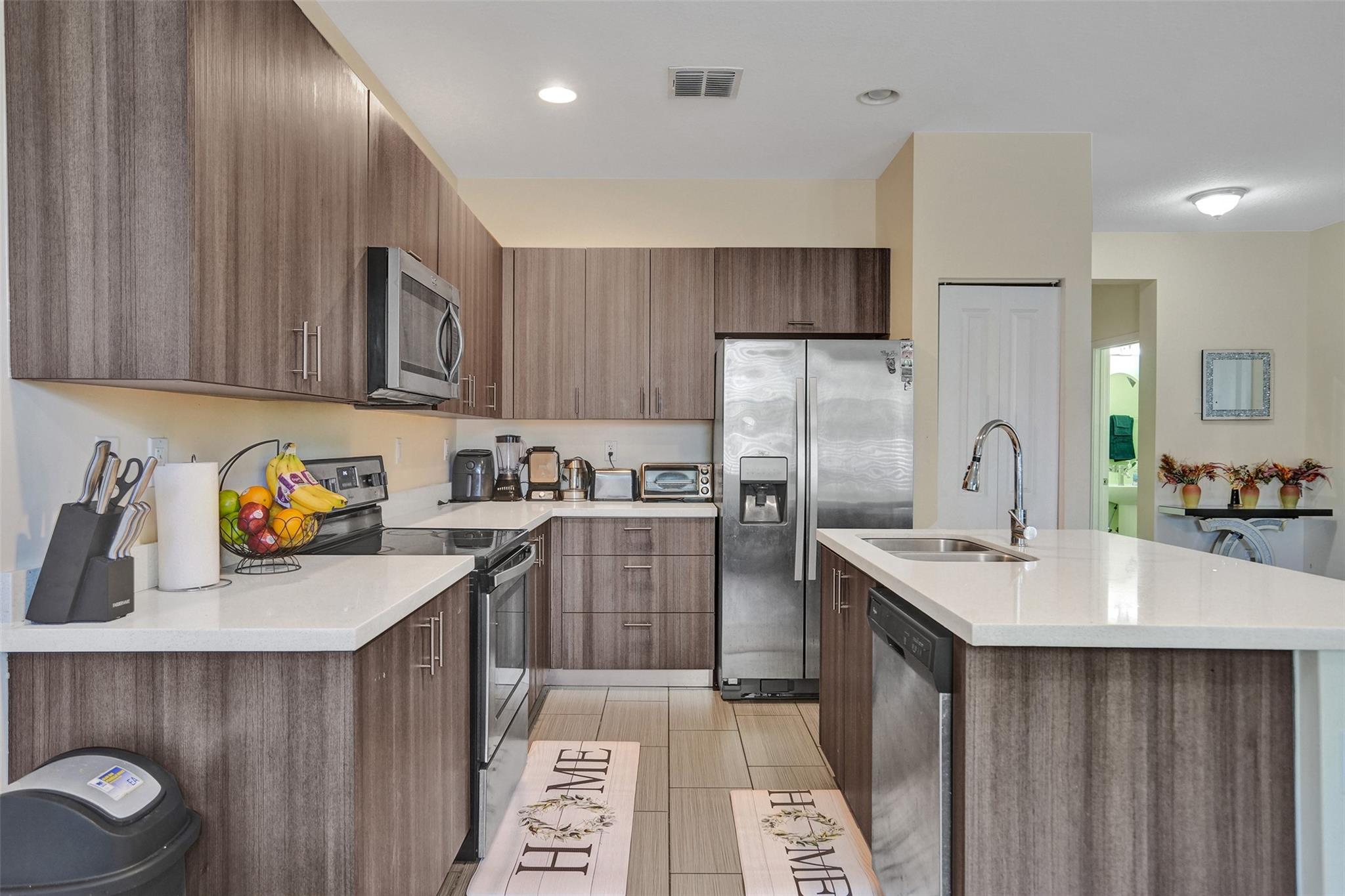 Central Parc South 182-173 - Residential