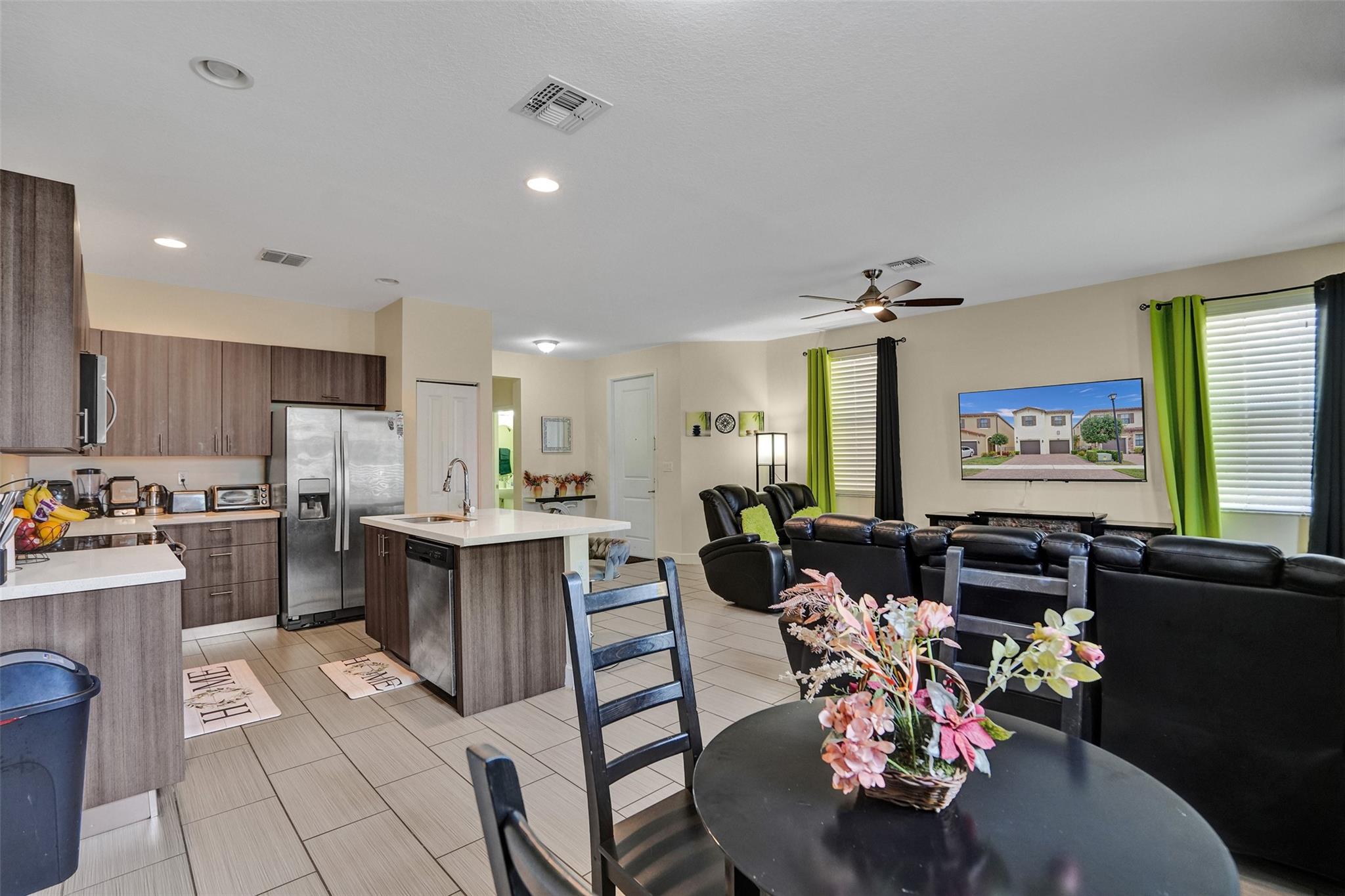 Central Parc South 182-173 - Residential