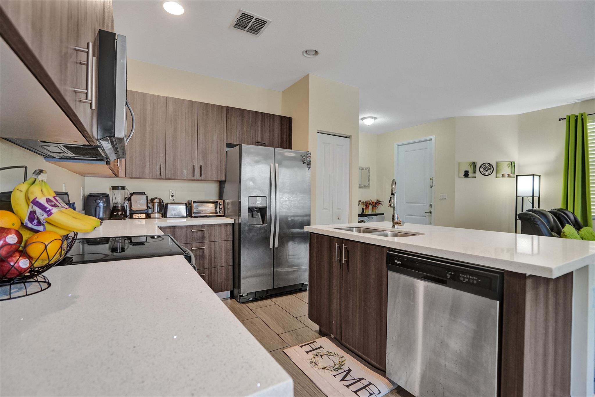 Central Parc South 182-173 - Residential