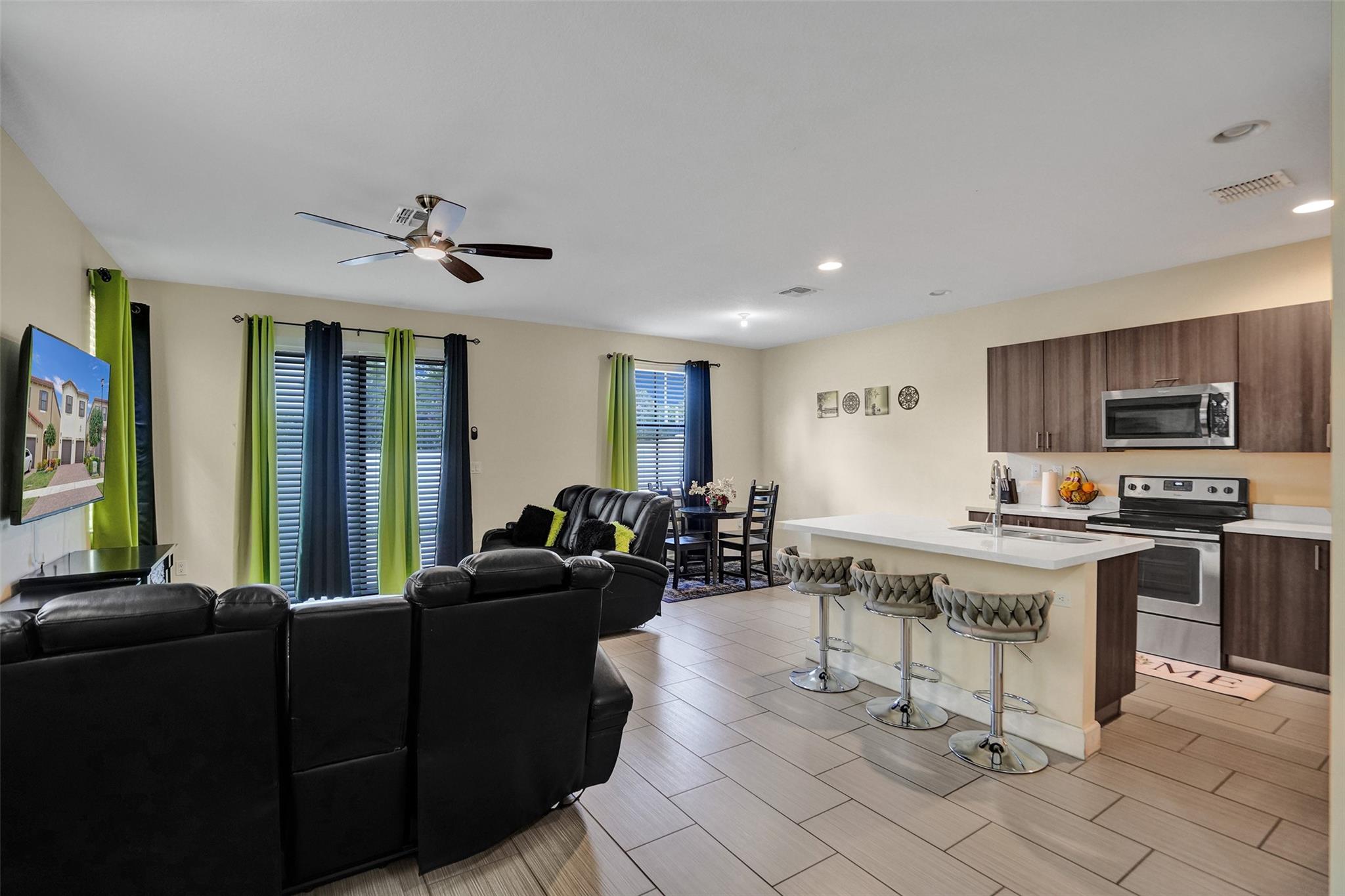 Central Parc South 182-173 - Residential