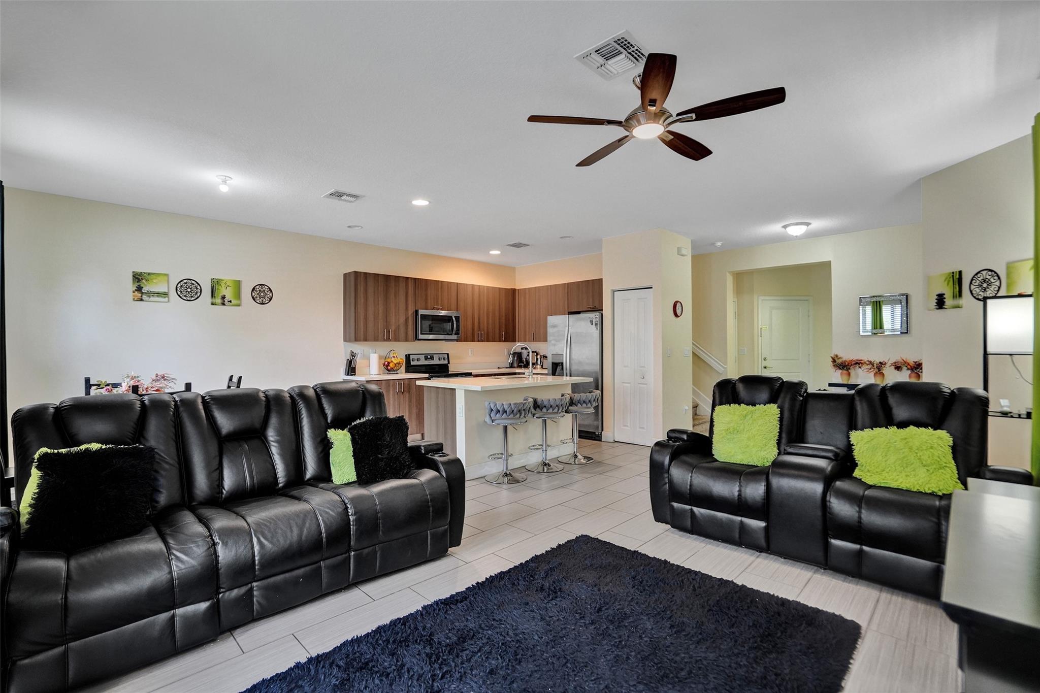 Central Parc South 182-173 - Residential